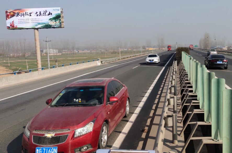 戶(hù)外單立柱廣告